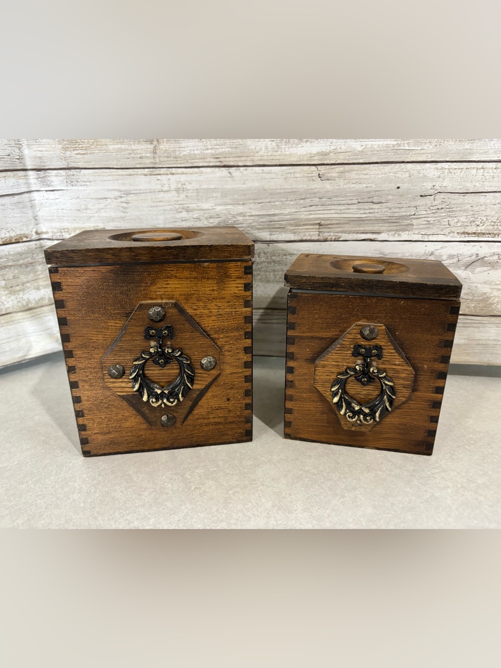 Set of 2 wooden canisters with plastic liners